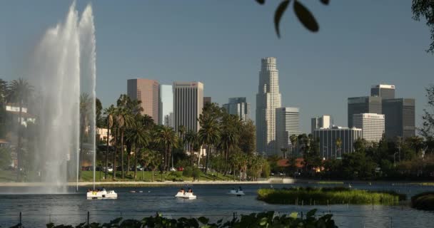 Kaliforniya 'da Los Angeles şehir merkezi silueti — Stok video