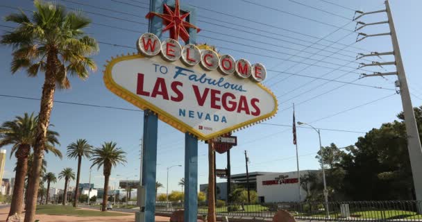 Las Vegas Neon Retro Willkommensschild touristisches Wahrzeichen — Stockvideo