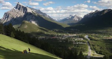 Sülfür Dağı 'ndan Dağ Manzarası Alberta Kanada