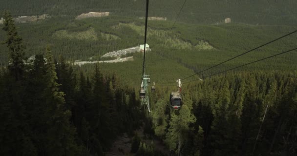 Góndola hasta el pico de la montaña de azufre Banff Alberta Canadá — Vídeo de stock