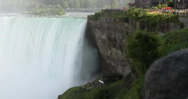 Niagara Şelalesi Ontario Kanada 'da turistler
