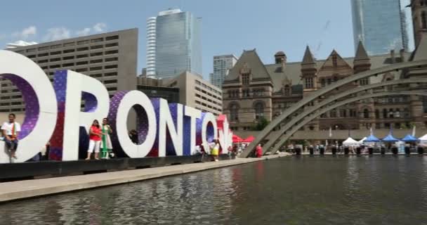 Торонто Сити Холл и подписать Онтарио Канада — стоковое видео