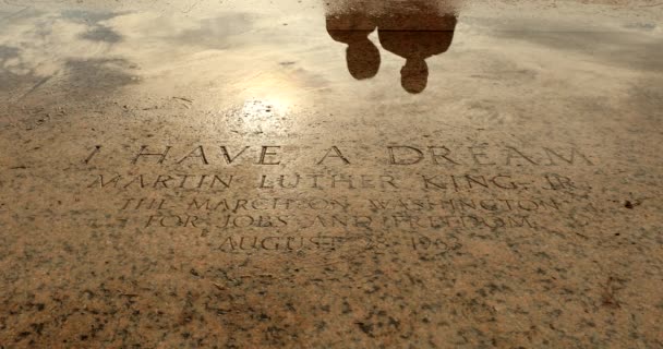 马丁 · 路德 · 金我在华盛顿特区有一个梦想演讲的位置标识 — 图库视频影像