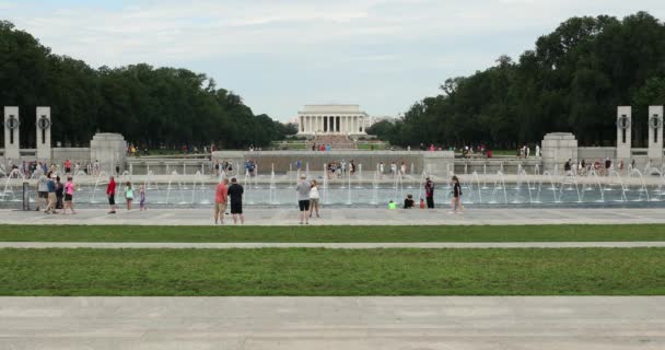 Друга світова війна і меморіал Лінкольна в Вашингтоні, США — стокове відео