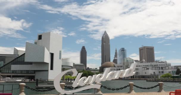Downtown Cleveland skyline da cidade em Ohio EUA — Vídeo de Stock