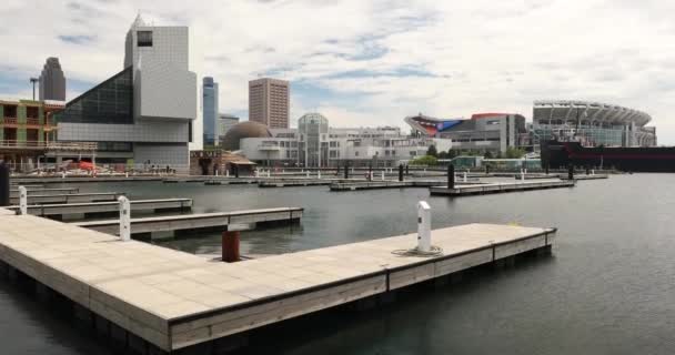 Downtown Cleveland skyline da cidade em Ohio EUA — Vídeo de Stock