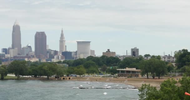 Centro de la ciudad de Cleveland skyline en Ohio EE.UU. — Vídeos de Stock