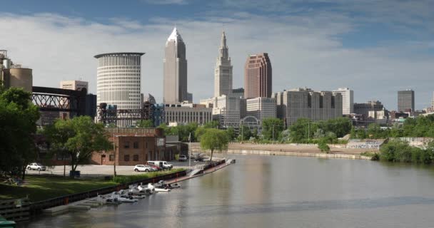Centro de la ciudad de Cleveland skyline en Ohio EE.UU. — Vídeo de stock