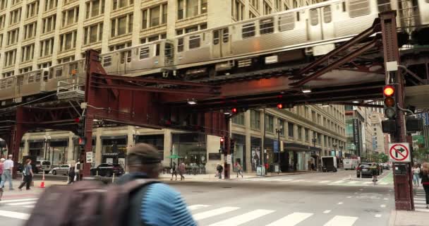 Trilhas de trem elevadas no centro de Chicago Illinois EUA — Vídeo de Stock