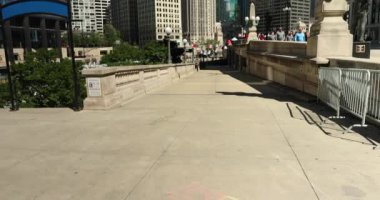 Chicago Nehir Yürüyüşü 'ne giden yol