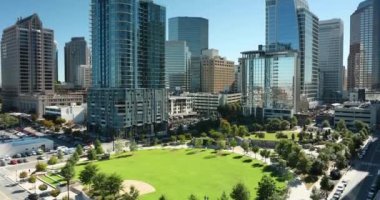 Charlotte North Carolina 'nın şehir merkezindeki gökyüzü.