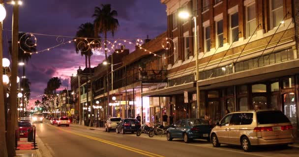 Ybor City 's nachts in Tampa Florida Verenigde Staten — Stockvideo