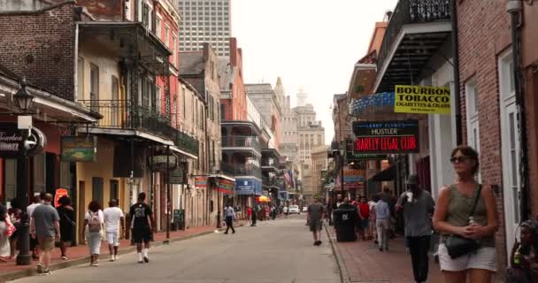 French Quarter Bar dan restoran di Bourbon Street New Orleans Louisiana — Stok Video