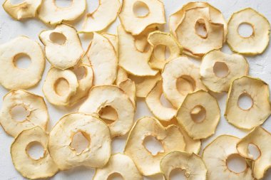 Elma meyve arka plan olarak, sağlıklı vejetaryen meze beyaz yongaları susuz.