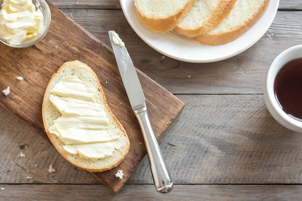 Smör Och Bröd Till Frukost Med Kopp Kaffe Över Rustikt — Stockfoto