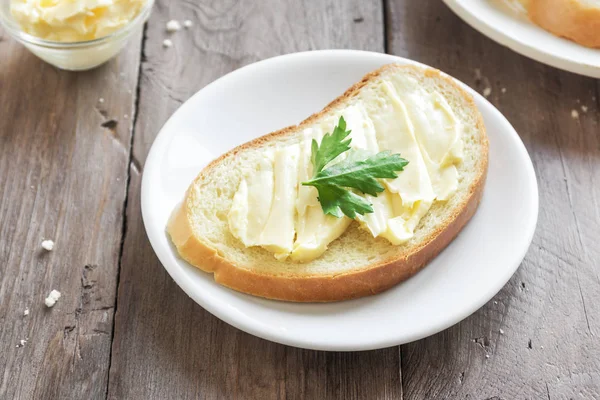 Mantequilla Pan Para Desayuno Sobre Fondo Rústico Madera Con Espacio — Foto de Stock
