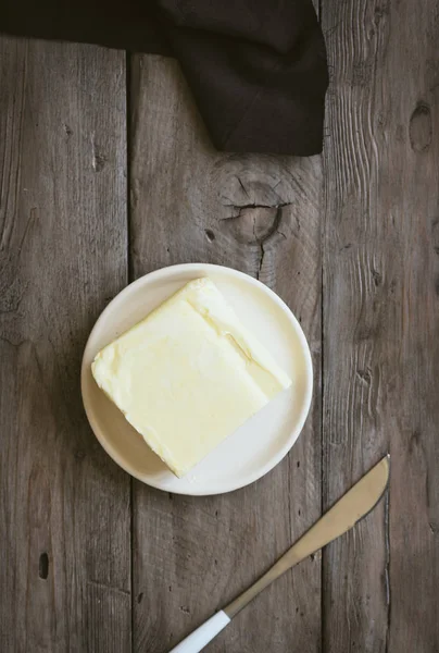 Butter Auf Dunklem Holzgrund Kopierraum Milchprodukte Butter — Stockfoto