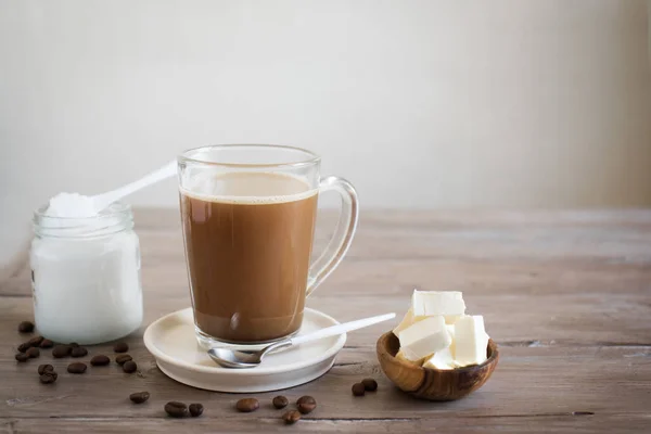 Kopi Peluru Dicampur Dengan Mentega Organik Dan Minyak Kelapa Mct — Stok Foto