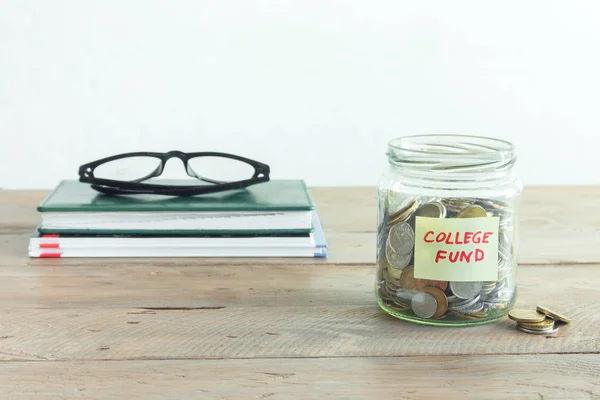 Münzen Glas Mit College Fonds Etikett Geld Sparen Bildung Oder — Stockfoto