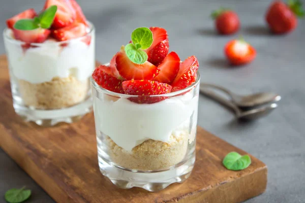 Strawberry Cheesecake Glasses Fresh Strawberries Cream Cheese Wooden Background Healthy — Stock Photo, Image