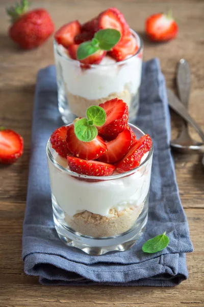 Strawberry Trifle Mini Dessert Glasses Fresh Strawberries Cream Cheese Wooden — Stock Photo, Image