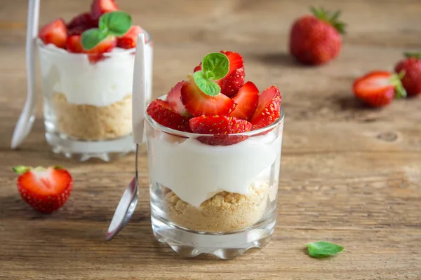 Strawberry Trifle Mini Dessert Glasses Fresh Strawberries Cream Cheese Wooden — Stock Photo, Image