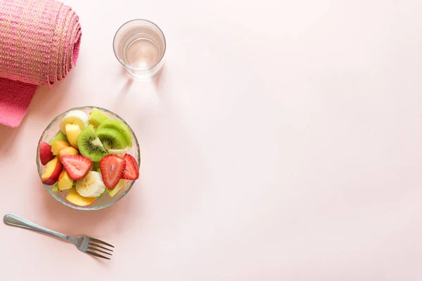 Sport Healthy Lifestyle Concept Pink Yoga Mat Fruit Berries Salad — Stock Photo, Image