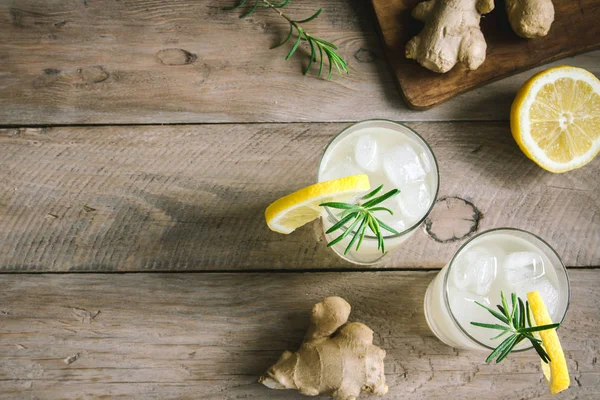 Ginger Ale Vagy Szemüveg Házi Készítésű Kombucha Citrom Gyömbér Szerves — Stock Fotó