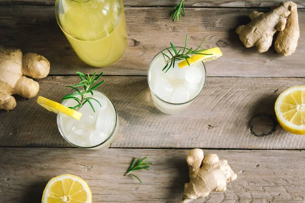 Ginger Ale Kombucha Vasos Bebida Probiótica Orgánica Casera Limón Jengibre — Foto de Stock