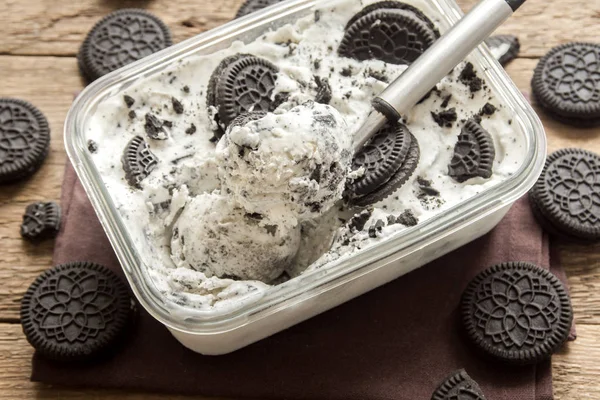 Παγωτό Σοκολάτα Και Κρέμα Μπισκότα Μπισκότα Και Κρέμα Σπιτικό Παγωτό — Φωτογραφία Αρχείου