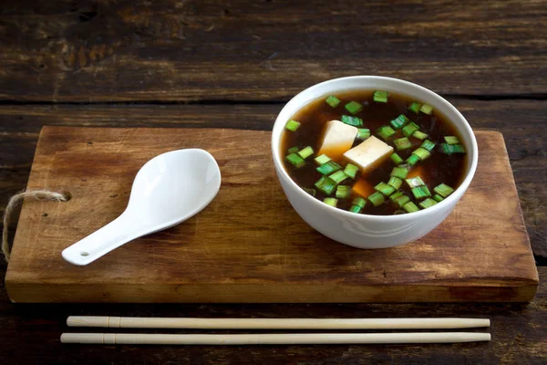 Sopa Japonesa Miso Cuenco Cerámica Sobre Fondo Madera Oscura Espacio —  Fotos de Stock