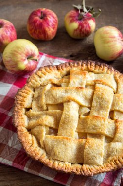 Klasik elma pasta tatlı. Organik yaz elma dan ev yapımı American Pie.