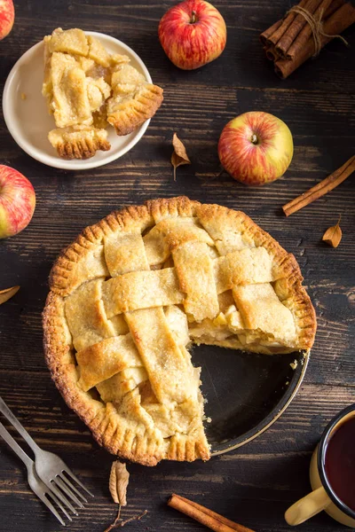 Postre Clásico Tarta Manzana Con Celosía Pieza Pastel Americano Casero — Foto de Stock