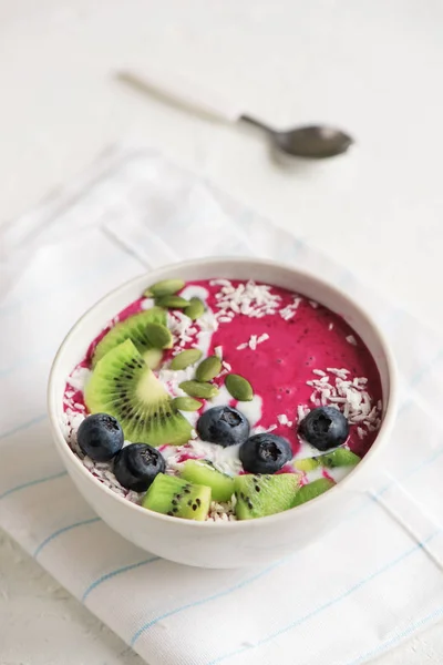 Smoothie Schüssel Mit Frischen Beeren Früchten Samen Und Kokoscreme Für — Stockfoto