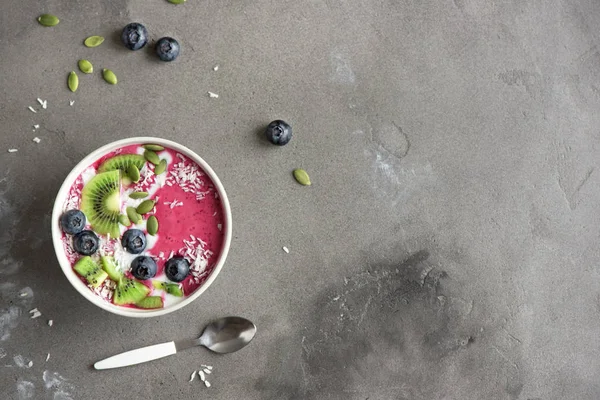 Smoothie Schüssel Mit Frischen Beeren Früchten Samen Und Kokoscreme Für — Stockfoto