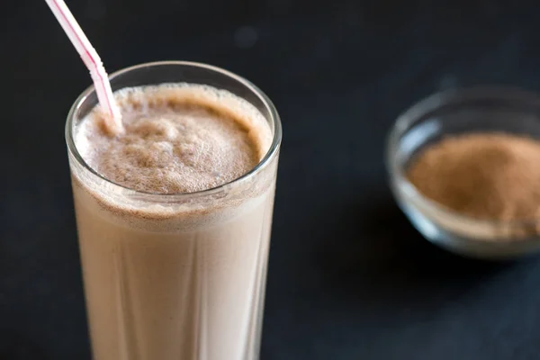 Chocolate Protein Shake Minuman Kebugaran Olahraga Yang Sehat Dengan Whey — Stok Foto