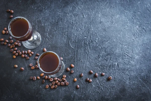 Coffee Liqueur Coffee Beans Rustic Black Stone Background Copy Space — Stock Photo, Image