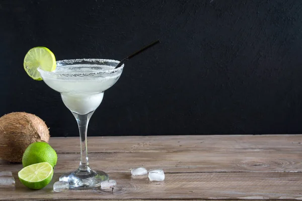 Coconut Margarita Cocktail Lime Dark Wooden Table Copy Space White — Stock Photo, Image