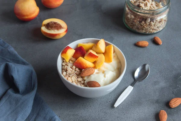 Homemade Oatmeal Granola Yogurt Peaches Bowl Healthy Breakfast Cereal Fruit — Stock Photo, Image