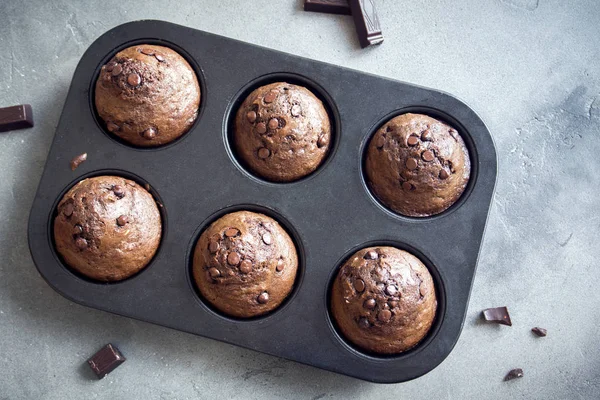 Čokoládové Muffiny Čokoládové Kapkami Pečení Domácí Čokoládové Pečivo Snídani Nebo — Stock fotografie