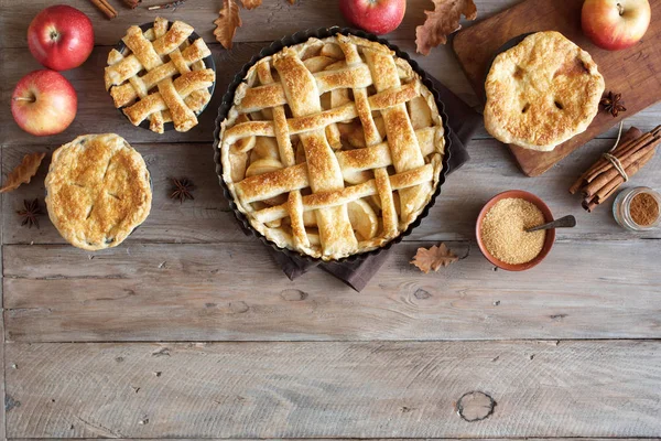 Apple Pies Caseros Sobre Fondo Rústico Vista Superior Espacio Para — Foto de Stock