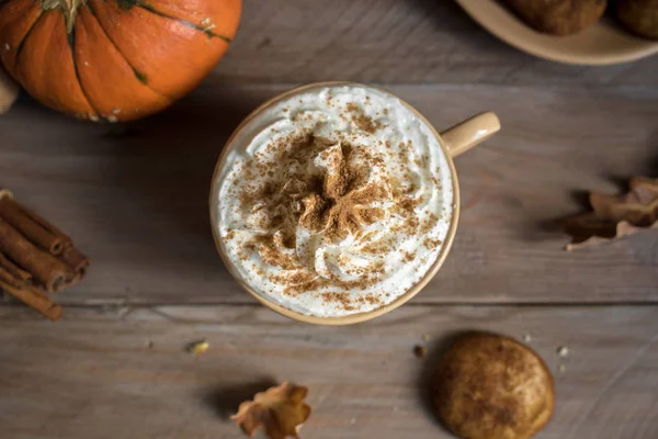 Pumpkin Spice Latte Cup Latte Seasonal Autumn Spices Cookies Fall — Stock Photo, Image