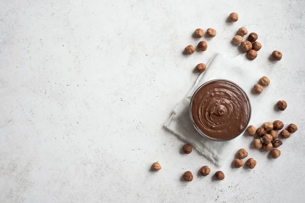 Cioccolato Nocciola Diffusione Sfondo Bianco Vista Dall Alto Copiare Spazio — Foto Stock