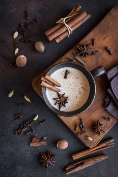 Tradycyjne Indyjskie Masala Chai Tea Ceramiczny Kubek Składników Pikantne Czarna — Zdjęcie stockowe