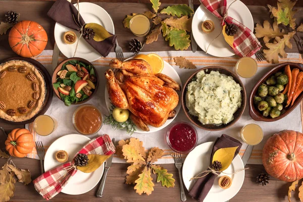 Cena Acción Gracias Con Todos Los Lados Pavo Asado Casero —  Fotos de Stock