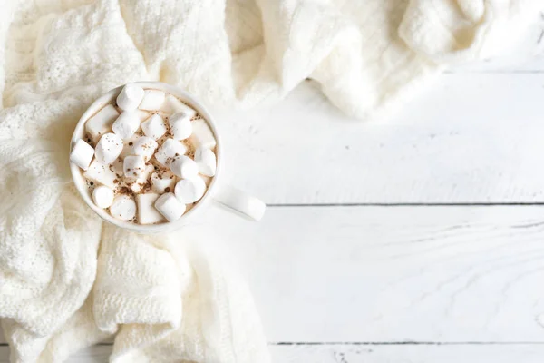 Warme Chocolademelk Met Marshmallows Witte Mok Bovenaanzicht Kopie Ruimte Warme — Stockfoto