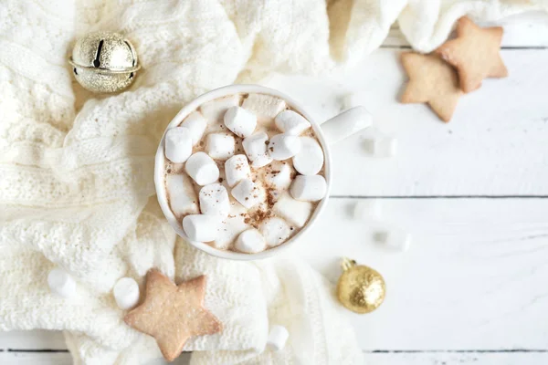 Noel Sıcak Çikolata Şekerleme Beyaz Kupa Ile Ana Sayfa Görünümü — Stok fotoğraf