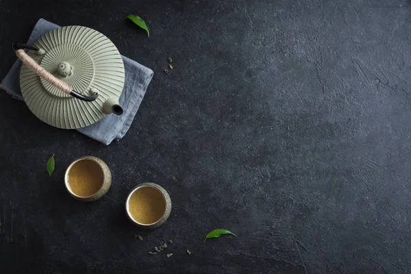 Bule Xícaras Chá Fundo Preto Espaço Cópia Conjunto Chá Asiático — Fotografia de Stock