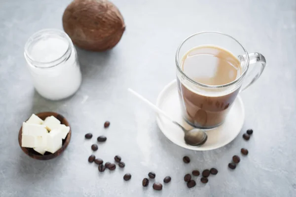 Kopi Peluru Dicampur Dengan Mentega Organik Dan Minyak Kelapa Mct — Stok Foto