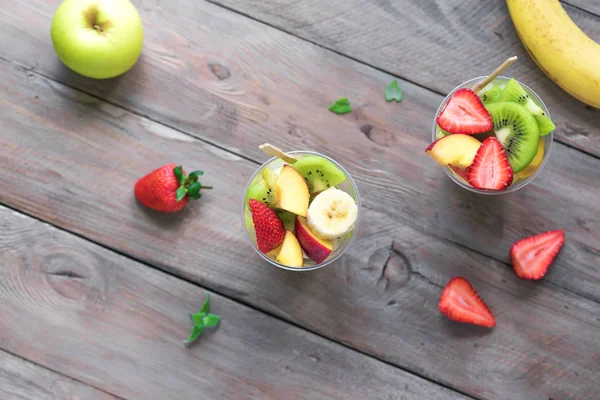 Fruit Salad Plastic Cups Takeaway Sliced Organic Fruits Berries Healthy — Stock Photo, Image